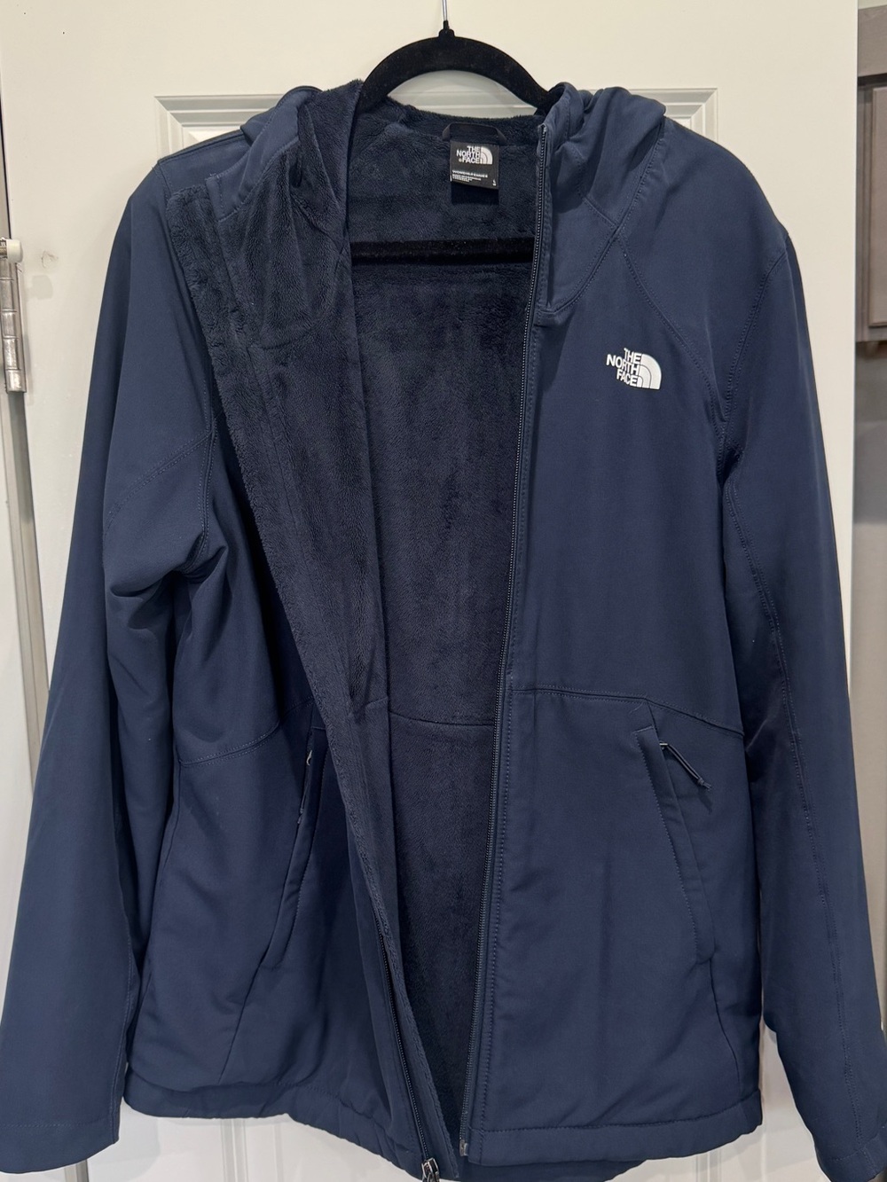The North Face Women's Navy Fleece-Lined Softshell Jacket - Picture 2 of 3